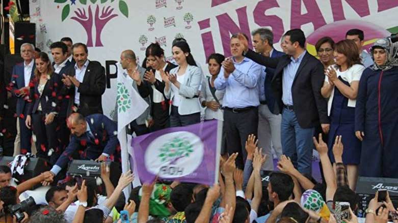 Serdozgeriya Komarê 6 parlamenterên HDP xwestin  lêpirsînê